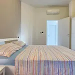 Lovely Apartment In Pula With Wifi *