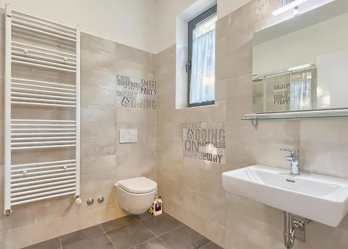 2 Bedroom Amazing In Appartement Pula